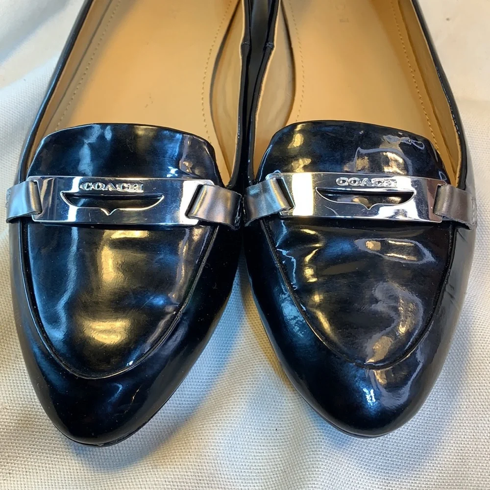Coach almost NEW leather loafers/flats worn once